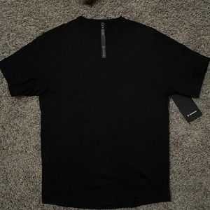 Lululemon The fundamental Pocket T